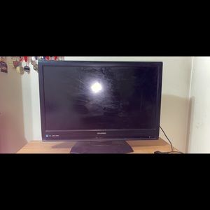 32 inch tv with a rocu